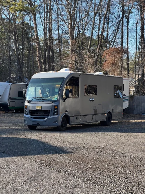 Converted 2015 RV for food truck, coffee, ice cream, pet grooming, plus living! - Image 5
