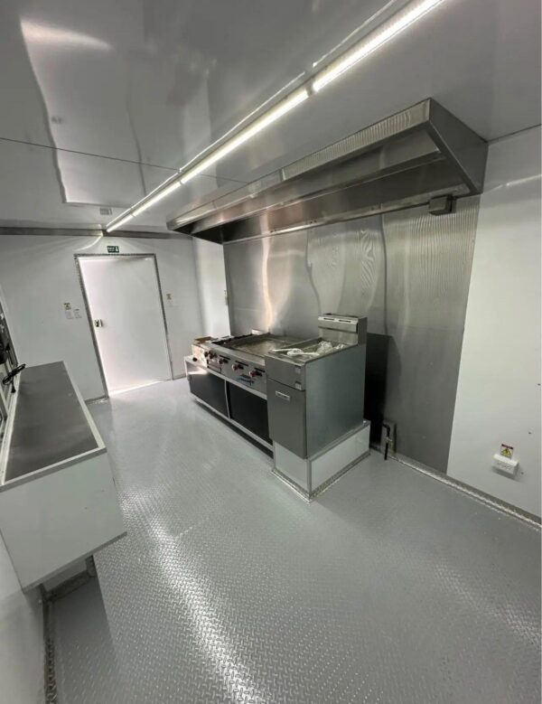 Beautiful 8x18ft Black food trailer with the following equipment - Image 3