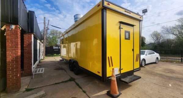 Beautiful 8x18ft Black food trailer with  equipment - Image 11