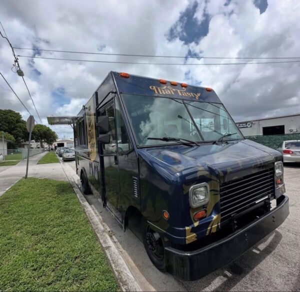 FOOD TRUCKS AVAILABLE FOR SALE AND RENT - Image 2
