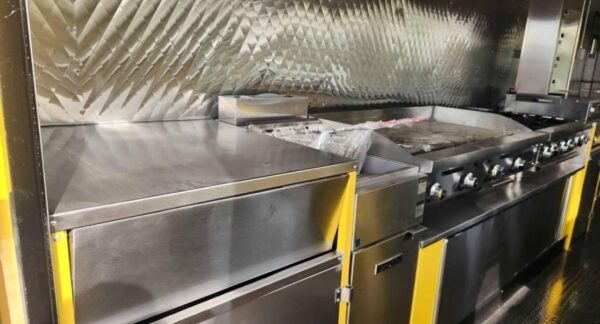 Beautiful 8x18ft Black food trailer with  equipment - Image 3