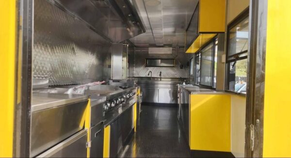 Beautiful 8x18ft Black food trailer with  equipment - Image 4