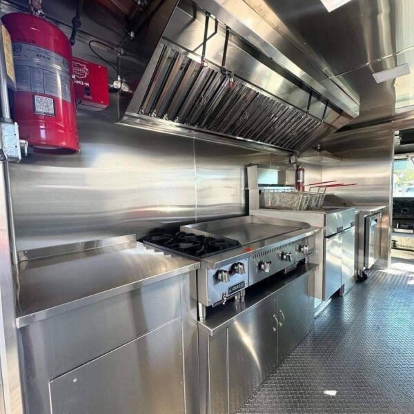 Food truck for sale - Image 4